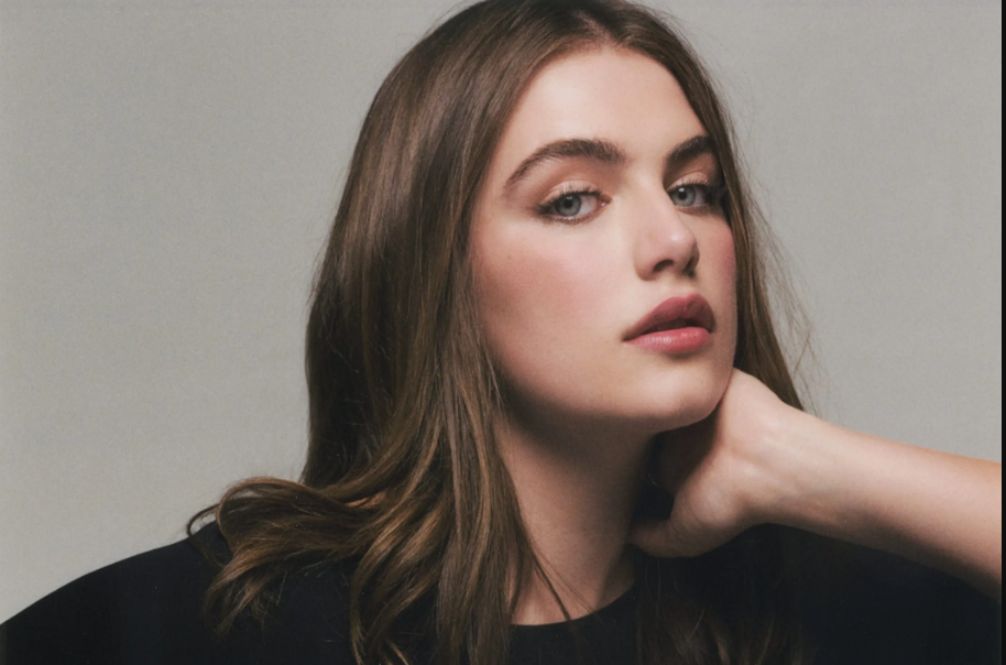 Ella Bright height